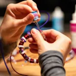 DIY bransoletki - jak robić ręcznie biżuterię?